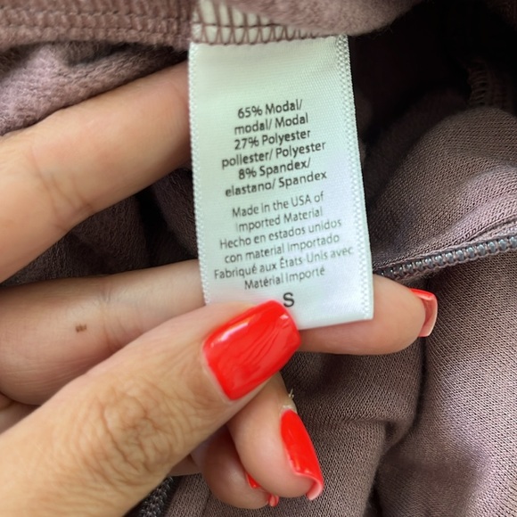 Beyond Yoga Ski Weekend Jumpsuit Mauve Cozy Fleece Size Small - Picture 6 of 7